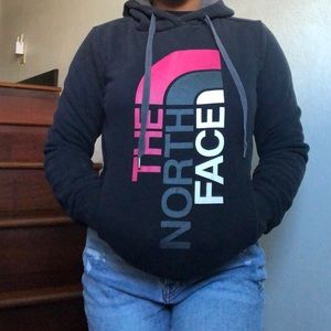 Black North Face Pull Over